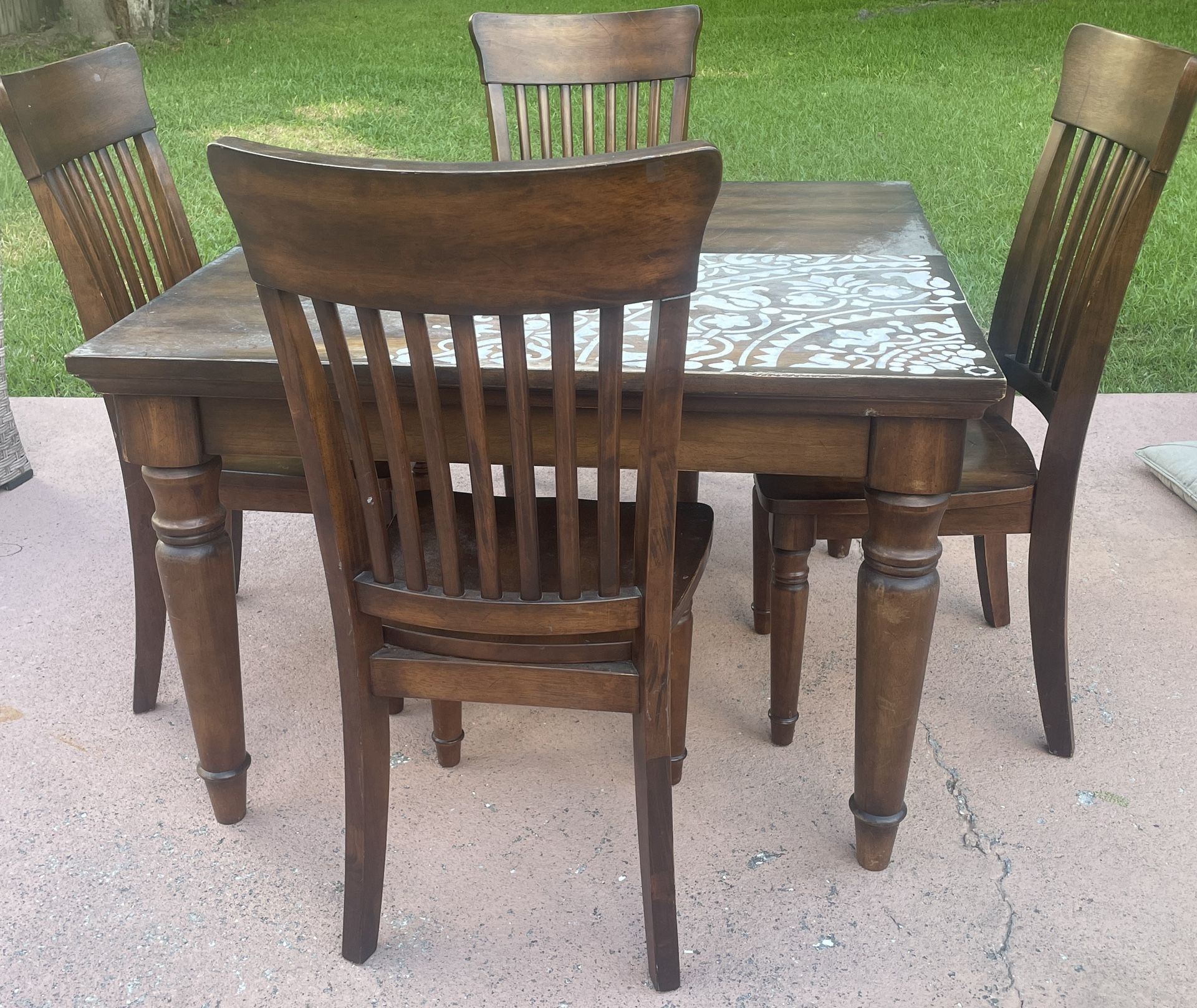 Heavy Dining Table With 4 Chairs