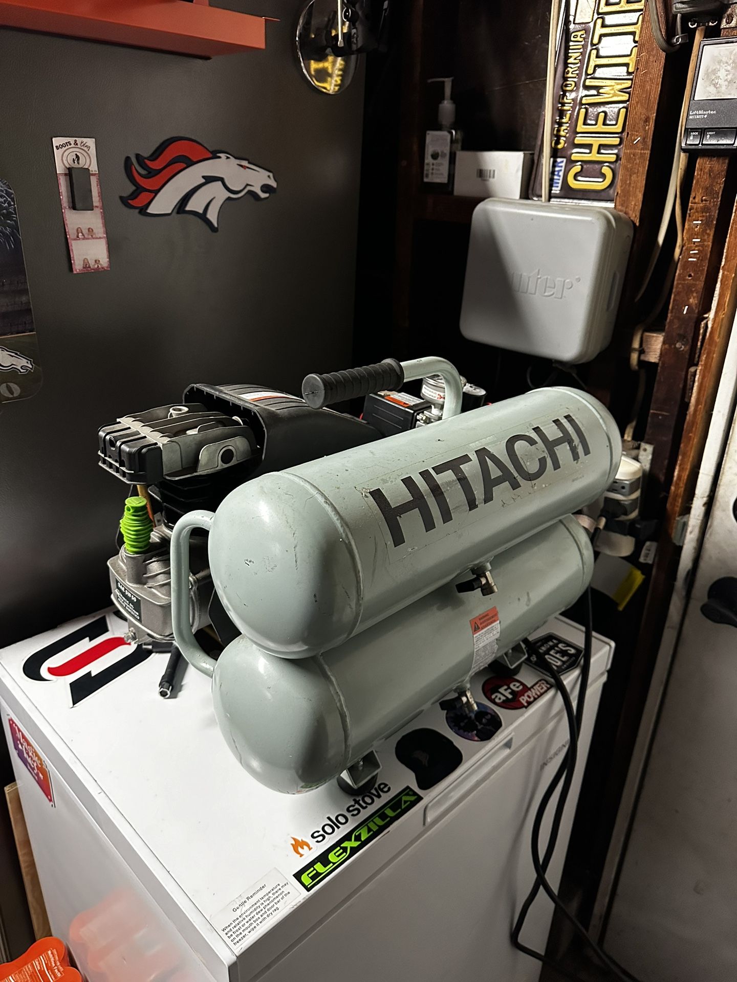 Hitachi air compressor 