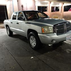 2006 Dodge Dakota