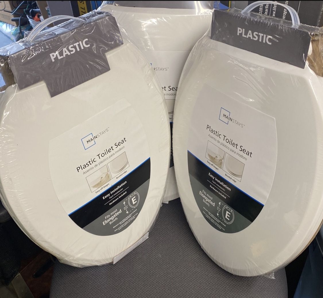 Mainstays Elongated Beveled Plastic Toilet Seat with EZ-Off Hinges