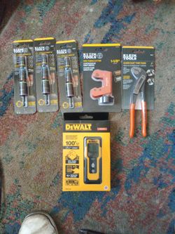 DeWalt laser measure/3 Klein 8 in 1 socket set 1 Klein chanel locks