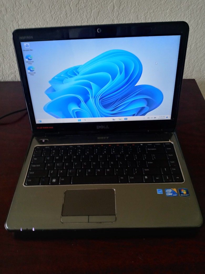 Dell Inspiron N4010 14" Core i3 M 380 2.53GHz 4GB 500GB SSD