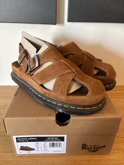 Dr Martens ARCHIVE FISHERMAN SUEDE SANDALS size 11 WOMEN(unisex)