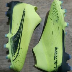 Puma ultra match+ size 8 US