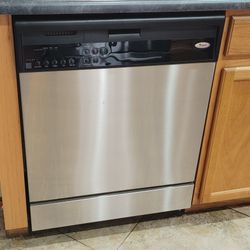 Whirlpool Dishwasher in good Working condition