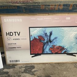 HD TV 32” 4 Series M4500 Smart Hub 2 HDMI Port