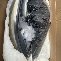 Used 2014 Hyundai Elantra Factory Made Headlights: 