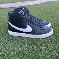 Nike Men’s Blazer Mid ‘77