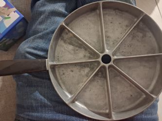 Scon cornbread pan