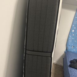 King Size Sealy Mattress 