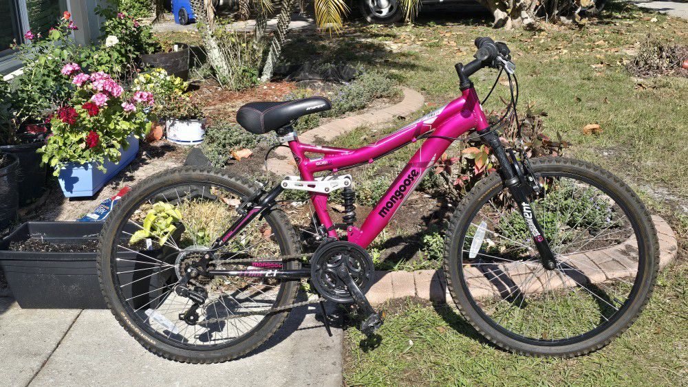 Mongoose Ledge 2.1 Mountain Bike