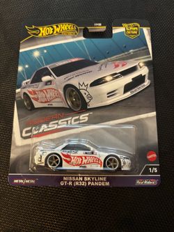 Hot Wheels Car Culture Modern Classics White Nissan Skyline GT-R (R32) Pandem
