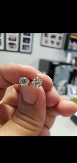 2.05 Carat E Si1 Round Diamond Earrings 14k