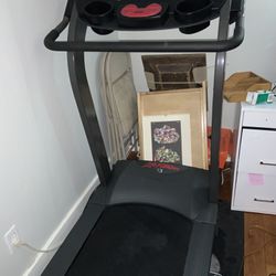 Life Fitness Treadmill ( Not Your Grandma’s Treadmill)