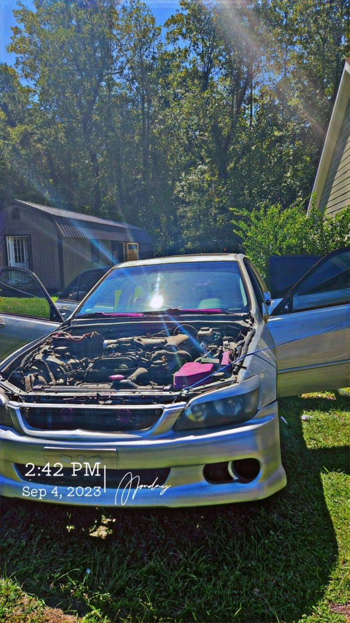 2001 Lexus IS300 Part Out
