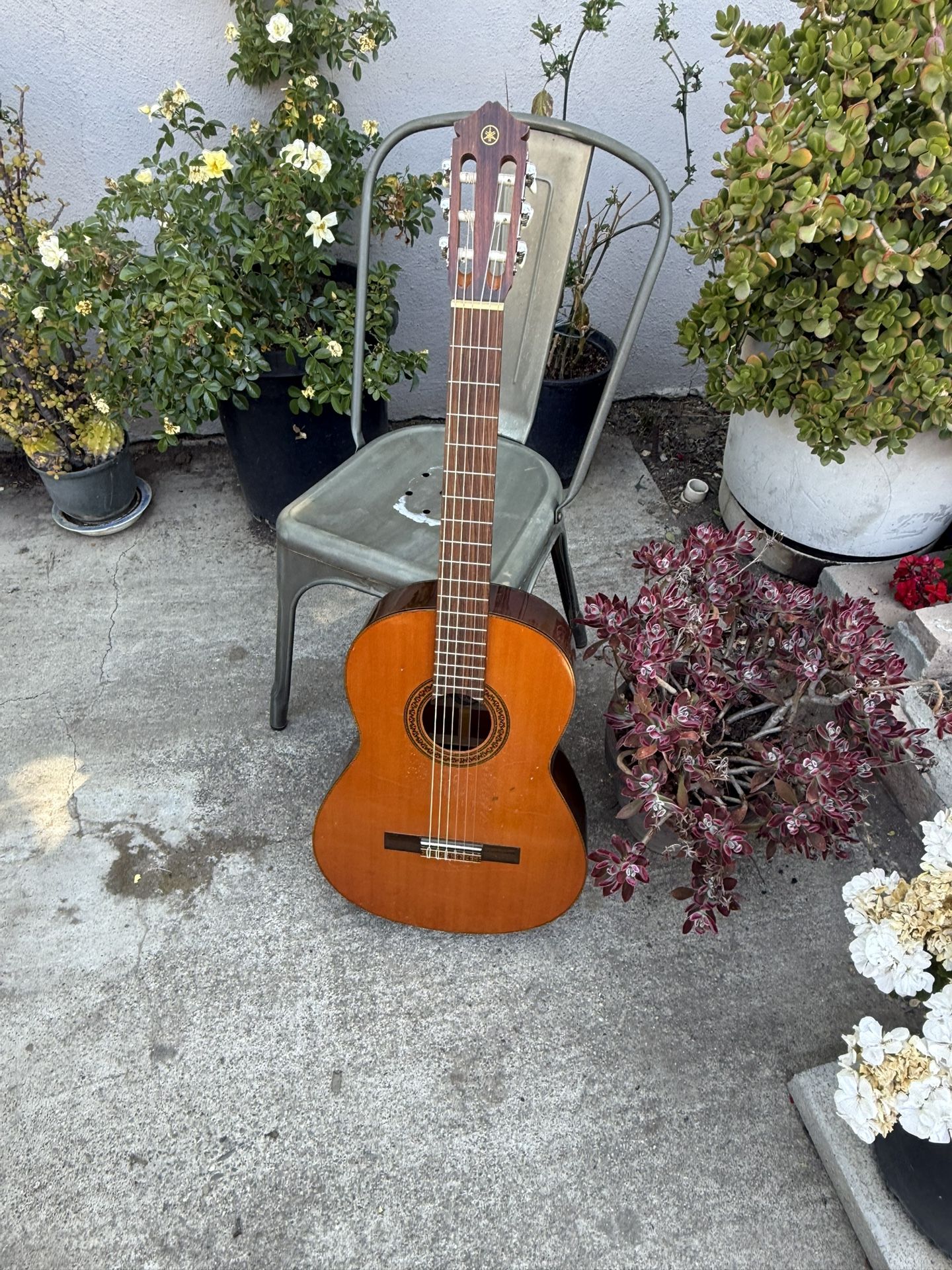 Vintage 1970's Yamaha G-85A Classical Acoustic Guitar