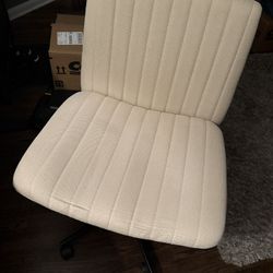 Joyfinity Home Criss Cross Chair