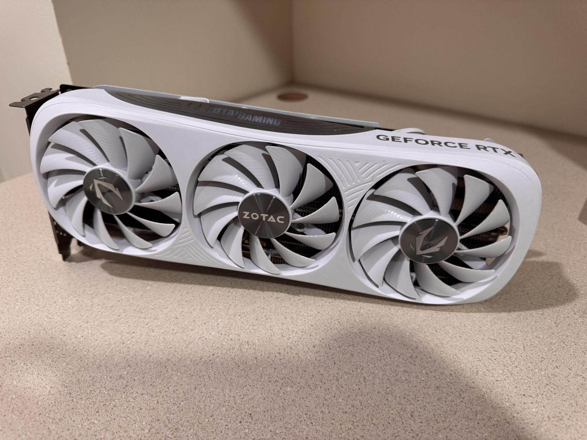 Zotac 4070 TI Super White Edition