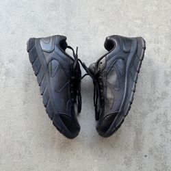 black nonslip work shoes 