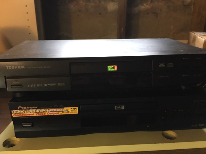 Toshiba or Pioneer DVD player