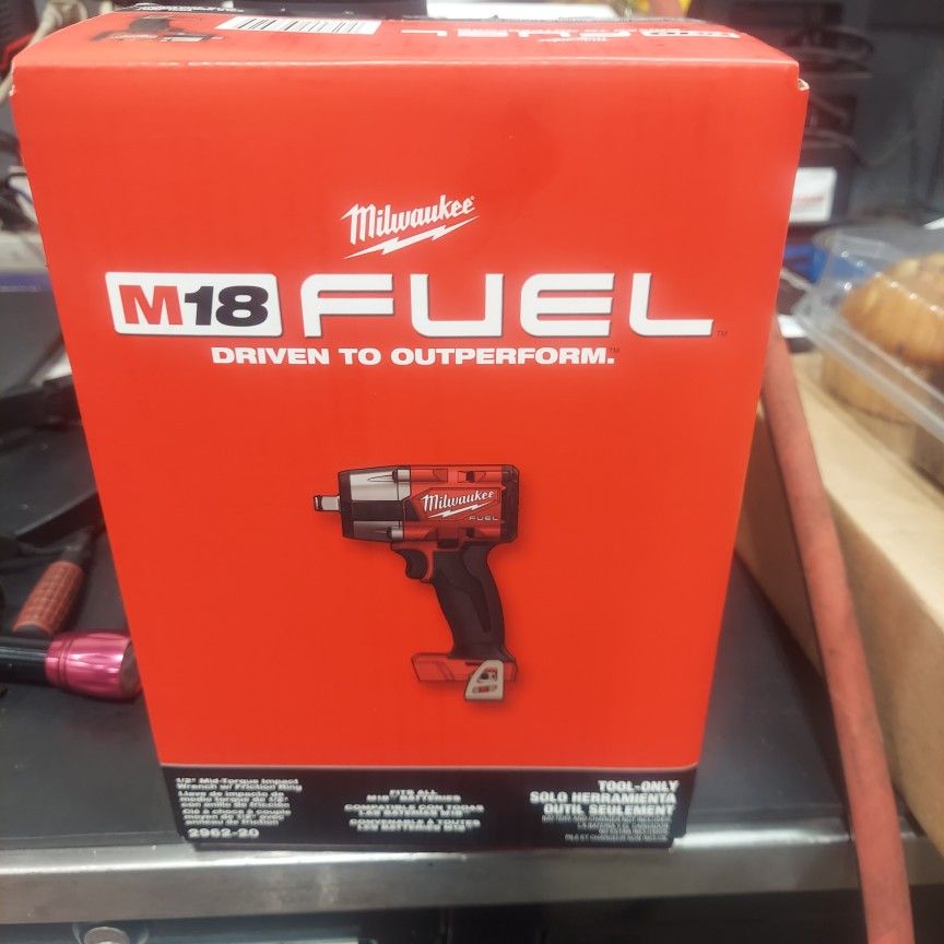 Milwaukee M18 1/2 Impact Mid Torque Tool Only