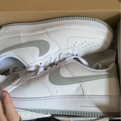 Brand new air forces not even tried on size 11 mens
