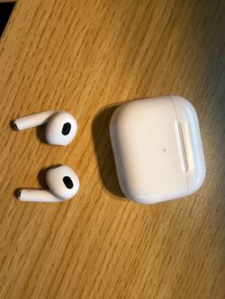 Excellent condition AirPods 3 with case