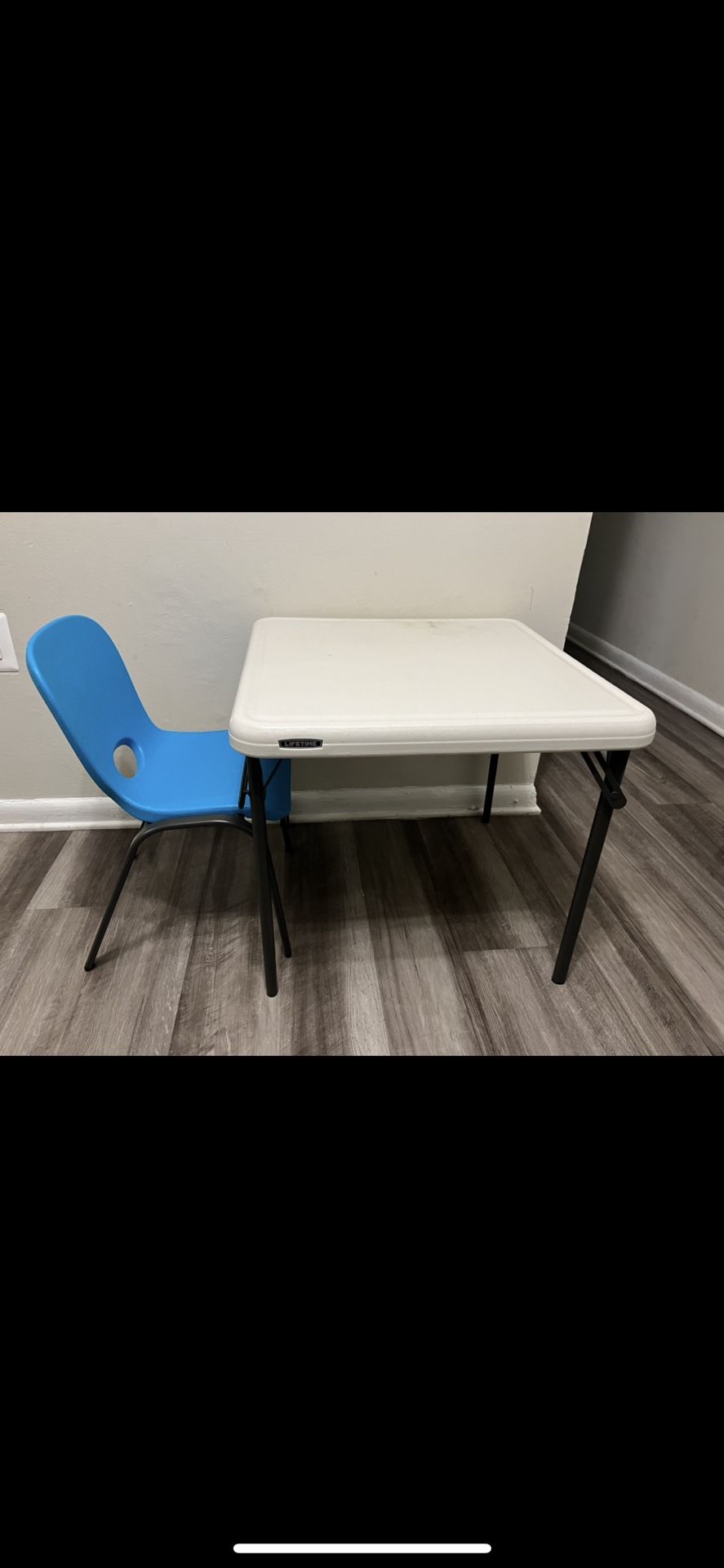 KIDS TABLE AND CHAIR