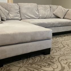 Excellent Condition C& L Designs Couch