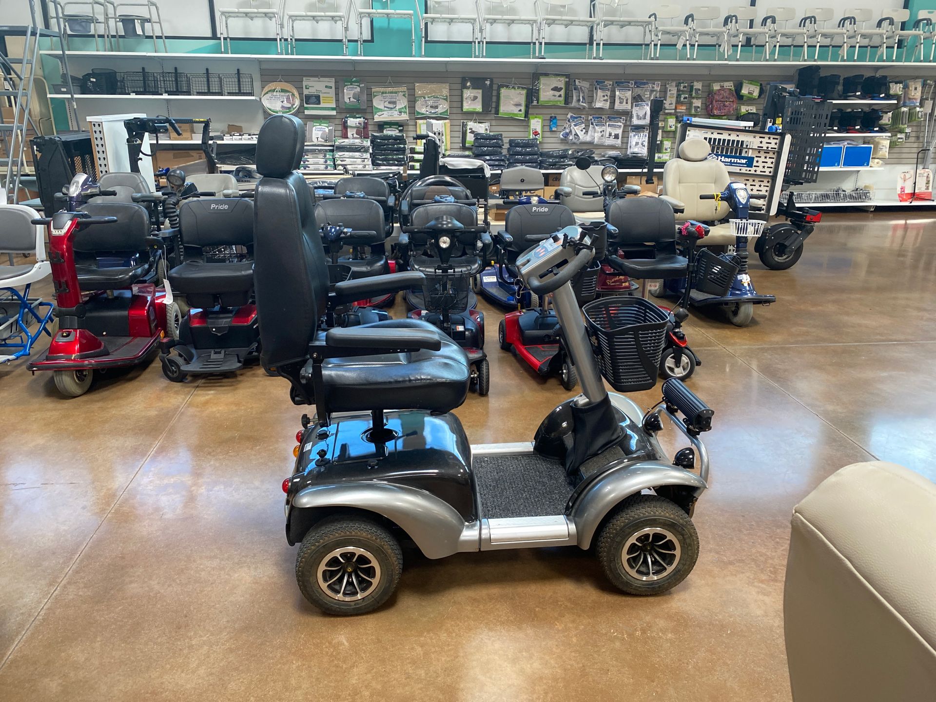 dew scooty price
