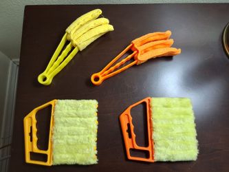 4Pcs Blind Cleaner Duster Set – 7 & 3-Finger Brushes for Easy Dust Removal