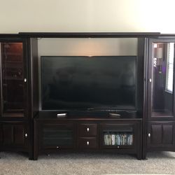 TV Stand / Cabinet
