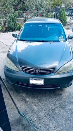 2005 toyota camry. Le