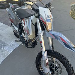 2024 GPX FSE250S