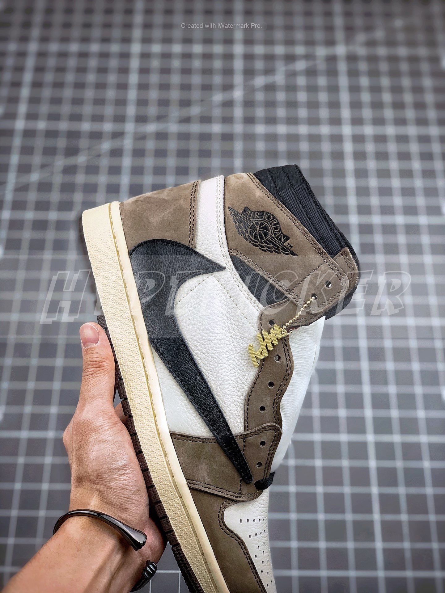 Jordan 1 High Travis Scott J9