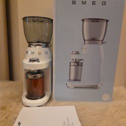 Smeg 50's Retro Style Aesthetic Coffee Grinder (Creme)