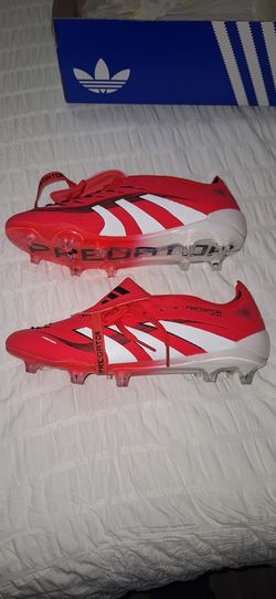 Predators Soccer Shoes 8.5