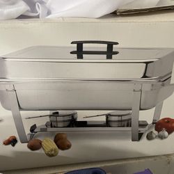 2 Chafing Dishes