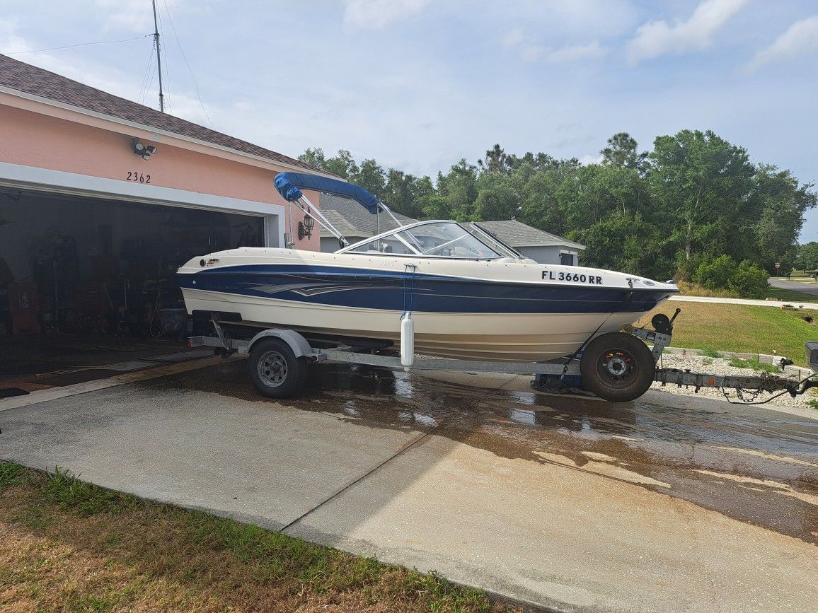 2010 BAYLINER Capri