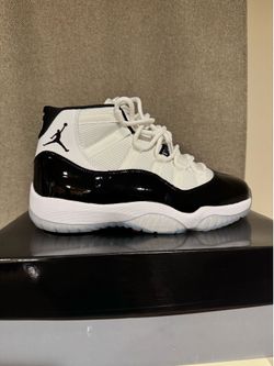 AJ 11 Retro black white sneakers men size 9 , 10 , 12