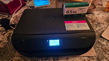 HP ENVY 5055 WIFI PRINTER W/ New Ink installed !