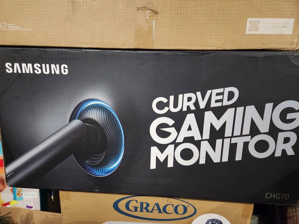 Samsung CHG70 32" curved monitor