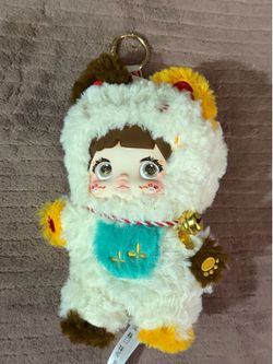 Nommi lucky cat keychain