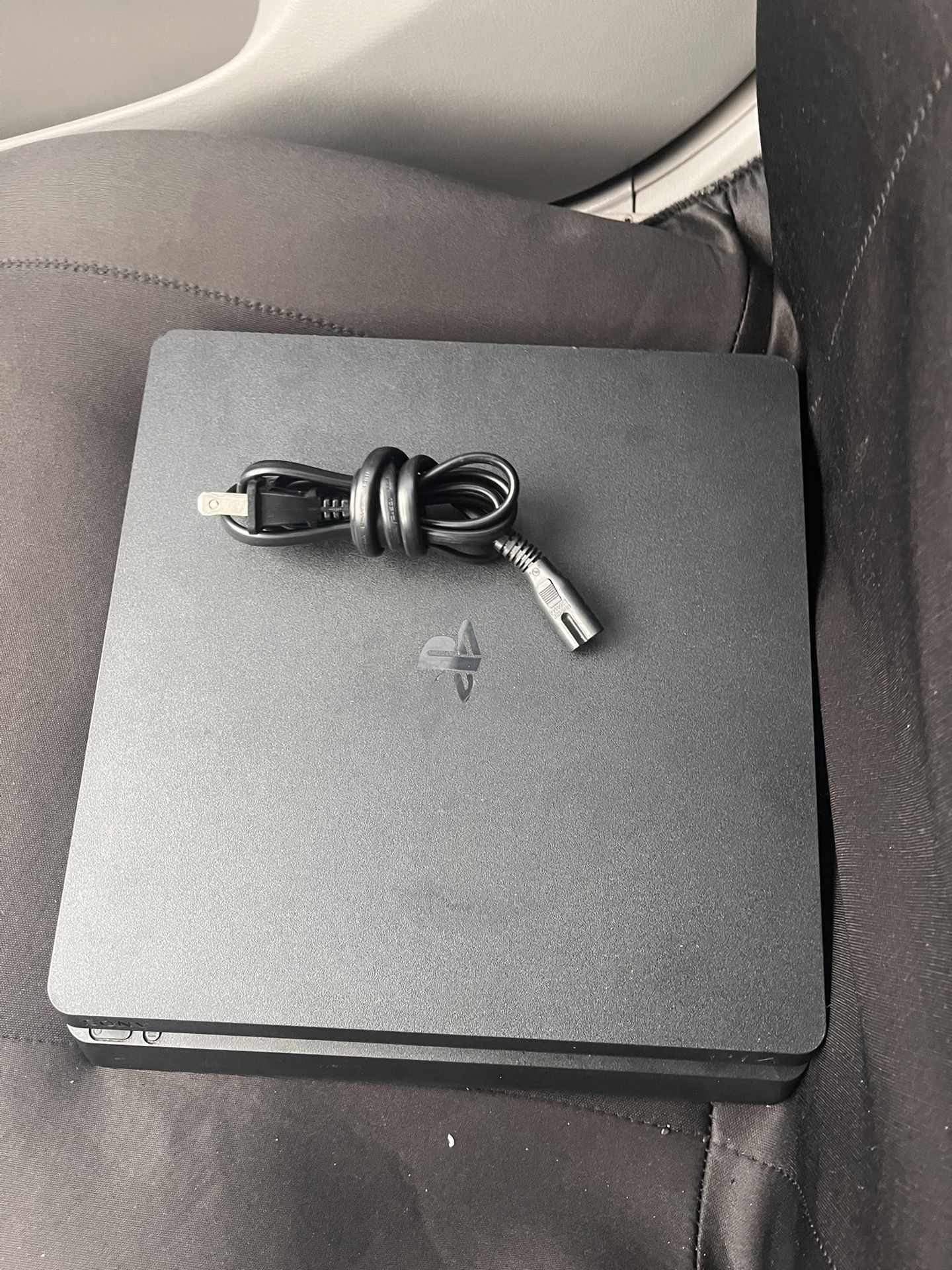 PlayStation 4 Slim
