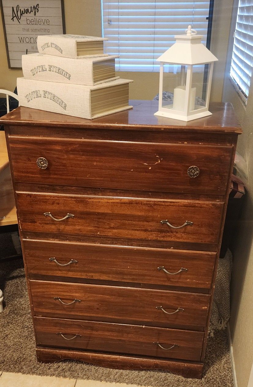 Dresser