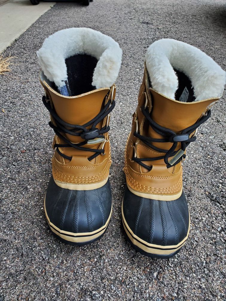 Kids Sorel snow boots. Size 2. Like new. $30