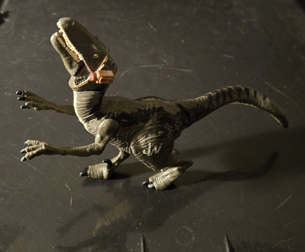 Vicious Raptor Jurassic World Battle Damage Raptor Vicious Dinosaur Action Figure ...