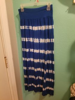 Blue and White Tye Dye Maxi Skirt..Size Small strechy material..Good Condition!