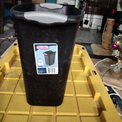 Small Garbage Can 