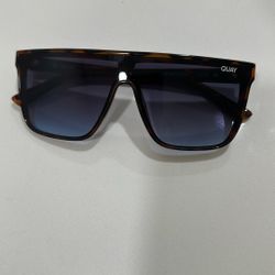 QUAY Sunglasses 